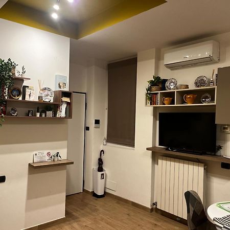 Nel Quartiere Bayres Suite Completamente Rinnovata Mailand Exterior foto