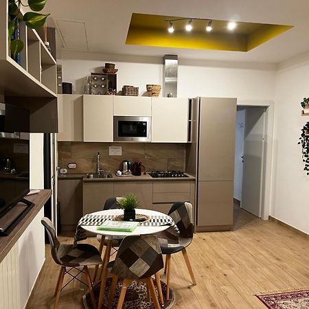 Nel Quartiere Bayres Suite Completamente Rinnovata Mailand Exterior foto
