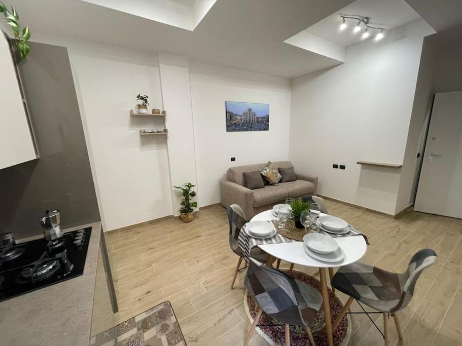 Nel Quartiere Bayres Suite Completamente Rinnovata Mailand Exterior foto