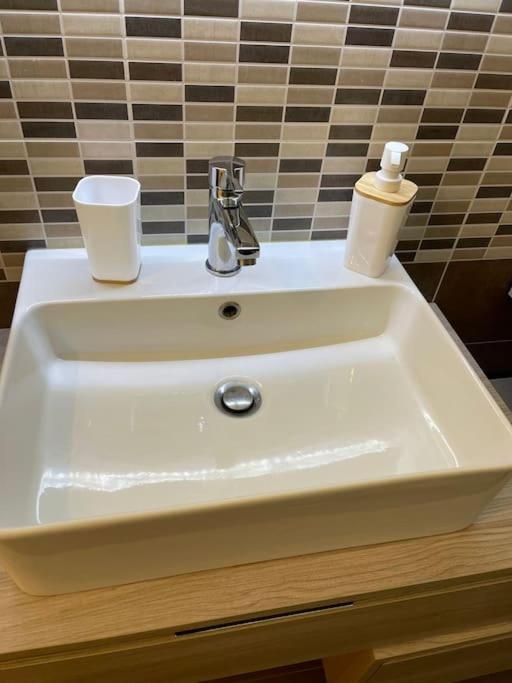 Nel Quartiere Bayres Suite Completamente Rinnovata Mailand Exterior foto