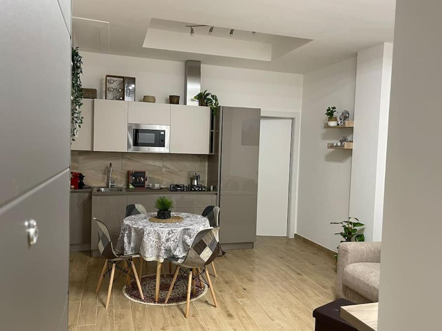 Nel Quartiere Bayres Suite Completamente Rinnovata Mailand Exterior foto